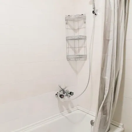 Apartament In Downtown Near Metro Station *