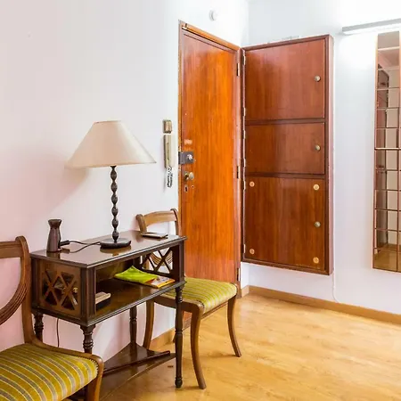 Apartament In Downtown Near Metro Station Lizbona